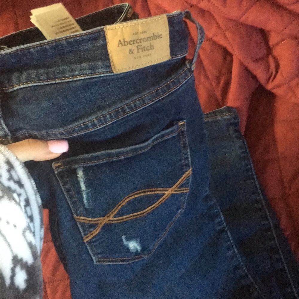 Brand new never worn jeans